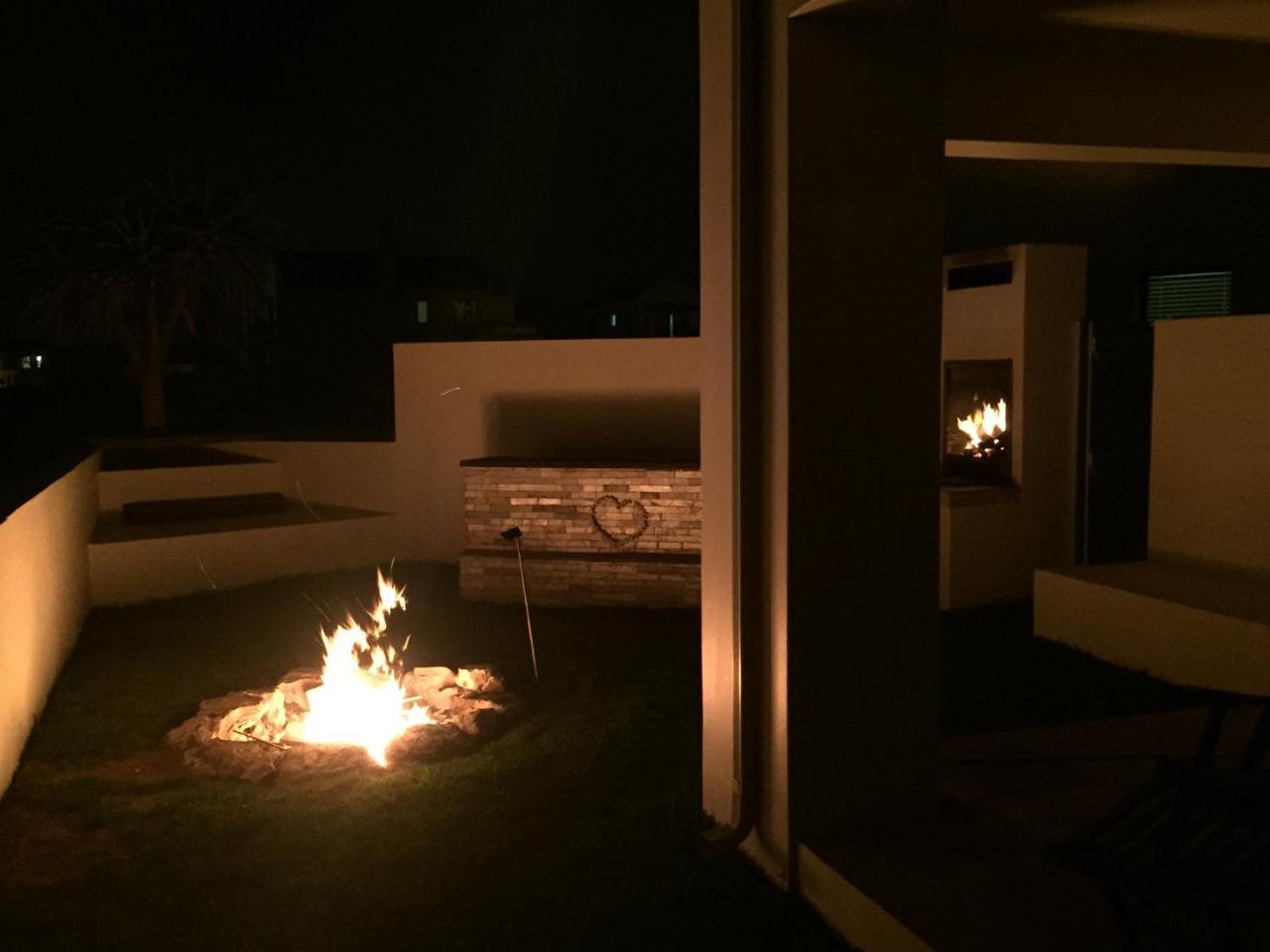 לאנגבאן Perfect 10 - 10 To 13 Sleeper Luxury Holiday Home Breakage Deposit Of R2500 Per Weekend Lease מראה חיצוני תמונה